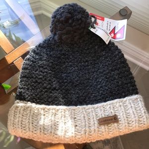 Women’s winter hat NWT
